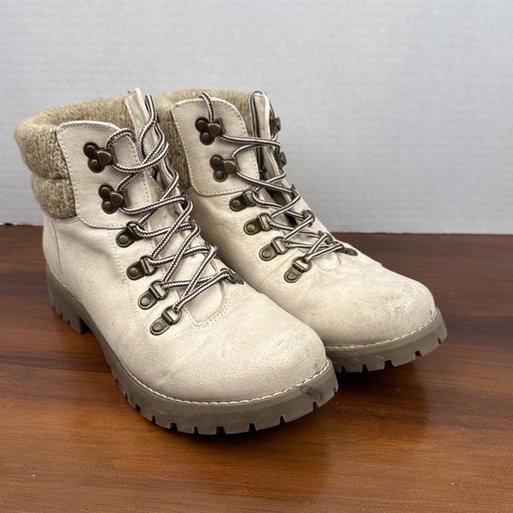 Cliffs by WHITE MOUNTAIN Shoes - Cliffs by White Mountain Pathfield Lace Up Cuff Winter Boots size 8M Cream